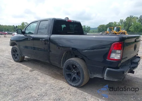 2022 Ram 1500 Big Horn Quad Cab 4X4 6'4 Box z USA, uszkodzony, nr VIN 1C6SRFBT2NN155434